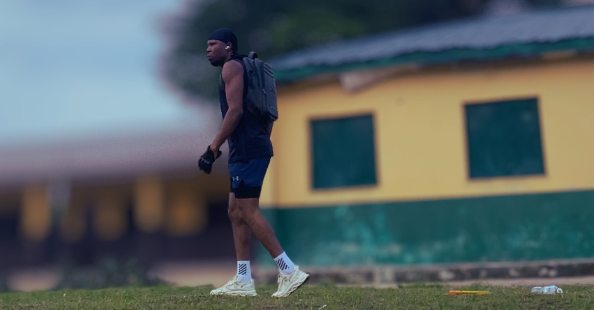 Anthony preparing to start a workout session, highlighting why you are not losing weight after 30 and the importance of consistency, exercise, and healthy habits.